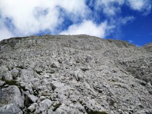 Stenar Trail - Just beneath the peak