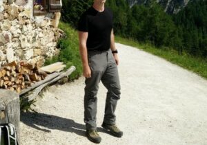 Hiking for Beginners - Dress appropriately