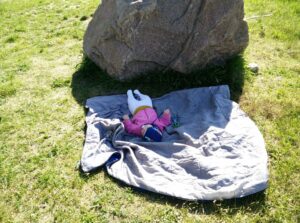 Hiking with a baby - bring a crappy sleeping bag for breaks