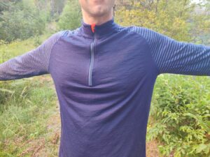 Isobaa Long Sleeve Zip Neck: The collar fits snugly around the neck