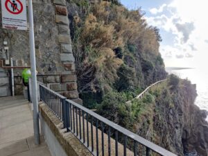 Exploring and Hiking Cinque Terre - path towards Riomaggiore itself