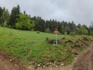 Tolsti Vrh - Kriska Gora Trail: Both trails go to Tolsti Vrh but the right on is shorter